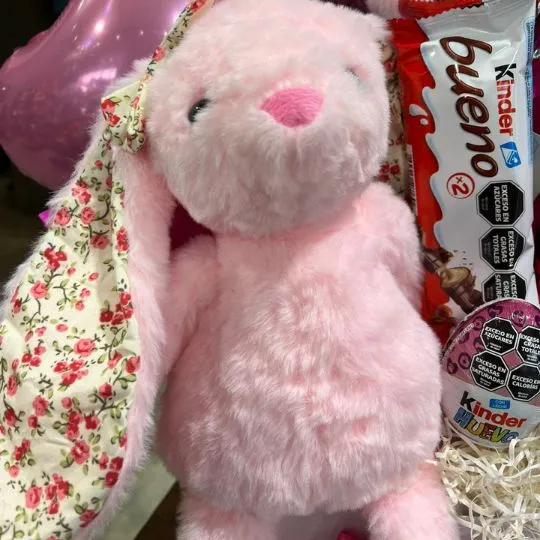 box con chocolate globos y peluche pascuas I